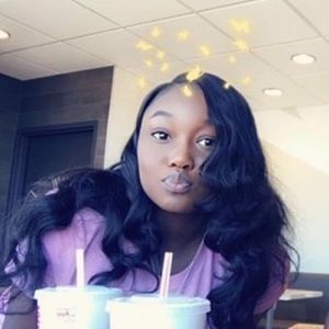 Meet your Posher, Danyelle